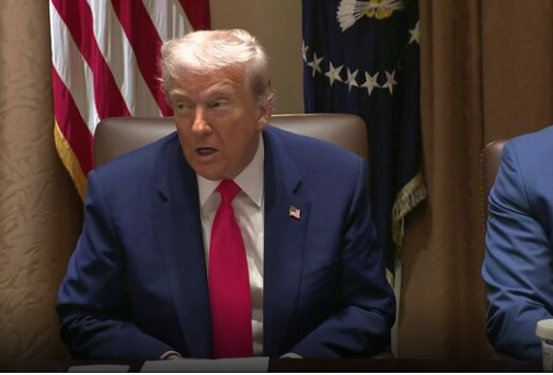 Trump raised tariffs on China to 145%, and gold broke through $3,200 per ounce