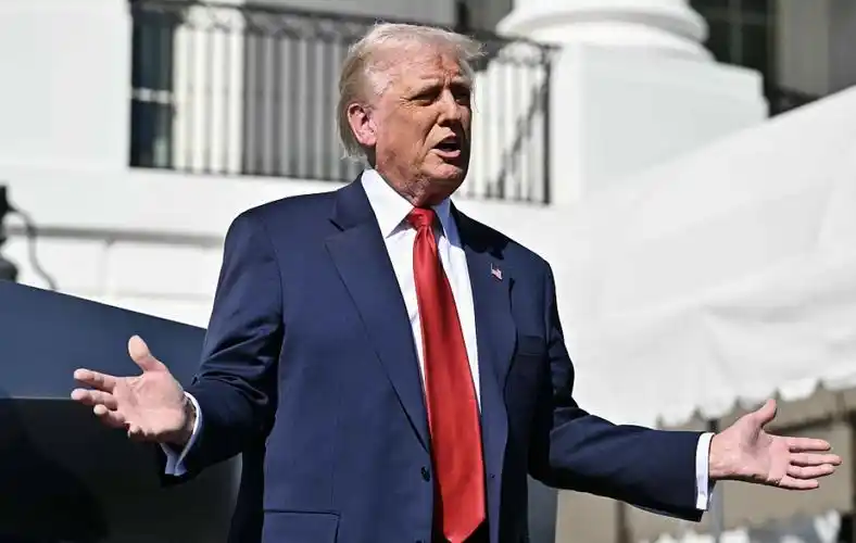 The US leader held a phone call, indicating the position towards Taiwan