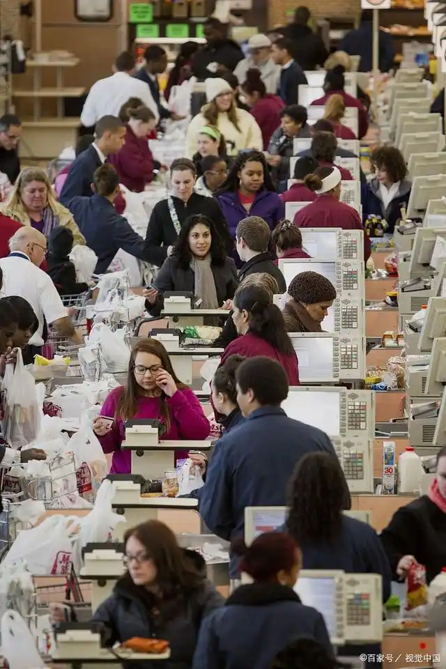 The US job market is turning sour: unemployment rates are soaring and the number of part-time workers is increasing.